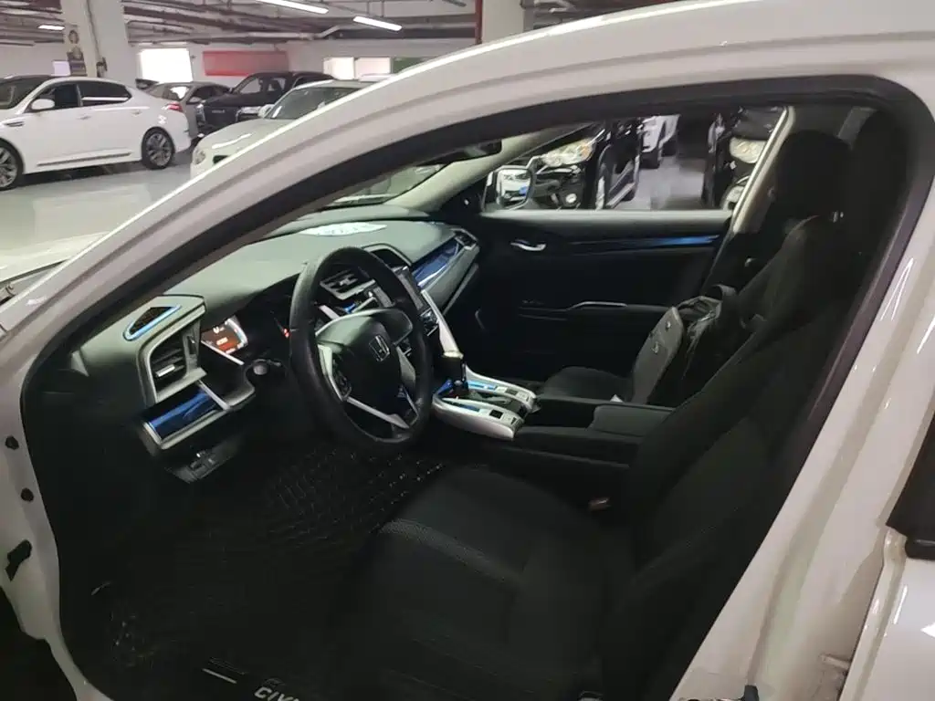 Honda Civic — фото 15