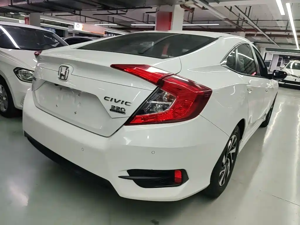 Honda Civic — фото 7