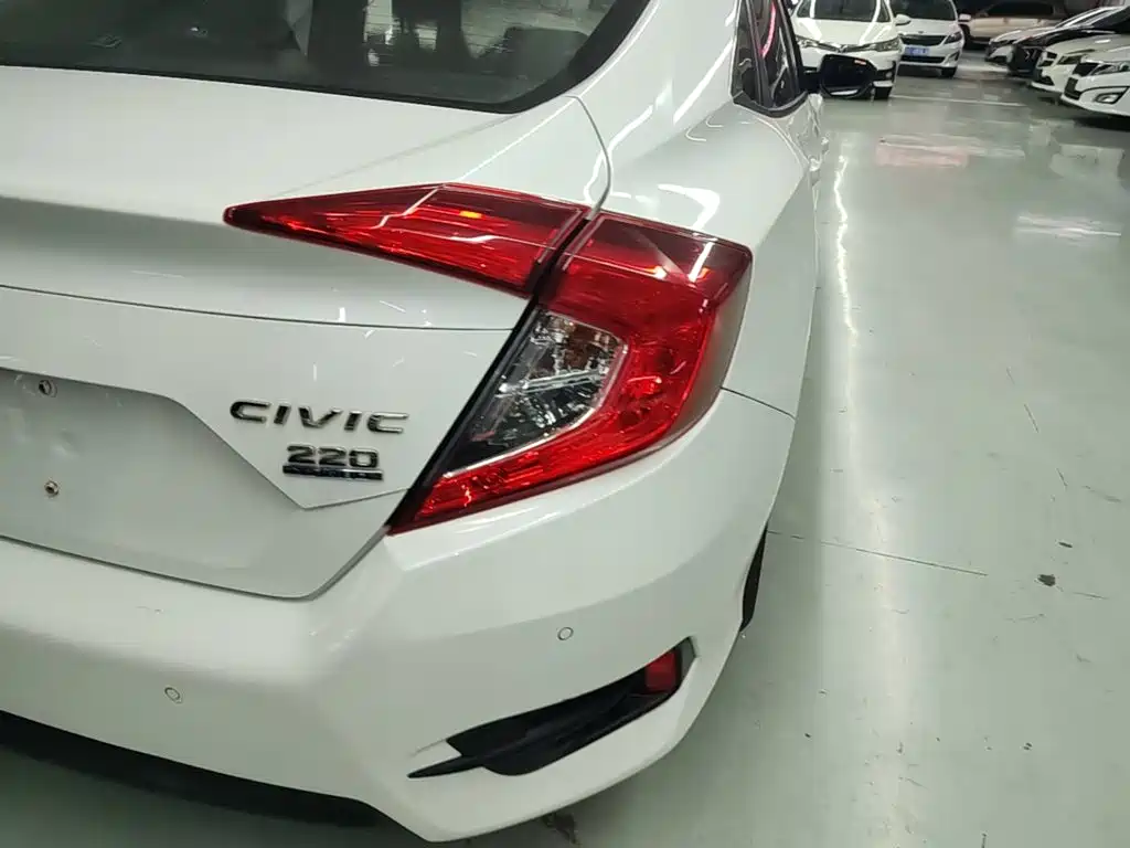 Honda Civic — фото 8