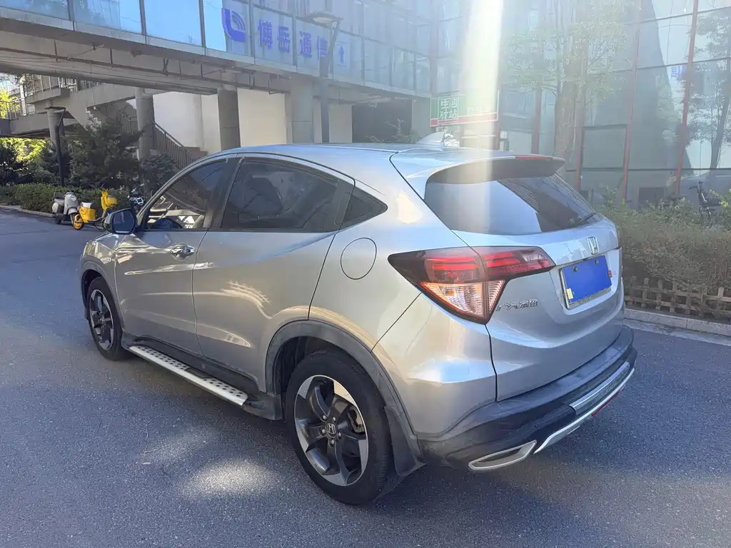 Honda Vezel — фото 6