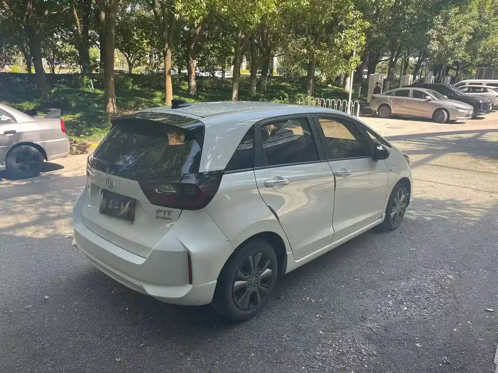 Honda Fit — фото 7