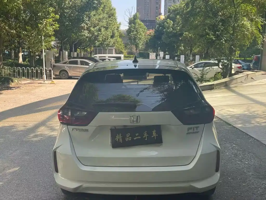 Honda Fit — фото 8