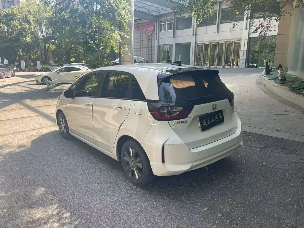 Honda Fit — фото 9