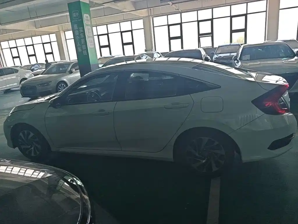 Honda Civic — фото 5