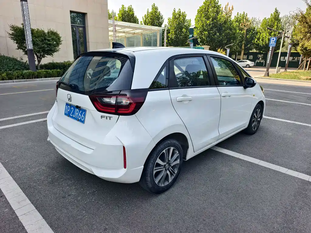 Honda Fit — фото 4