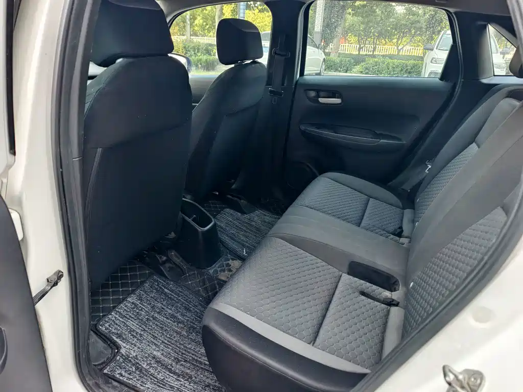 Honda Fit — фото 8