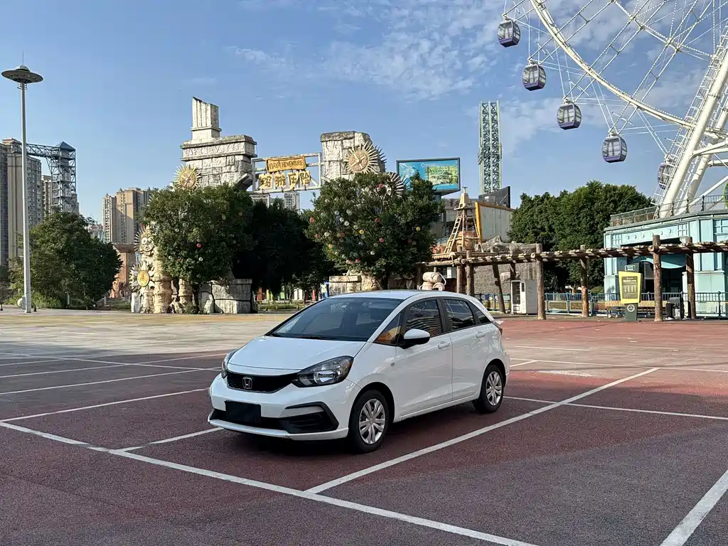 Honda Fit — фото 7