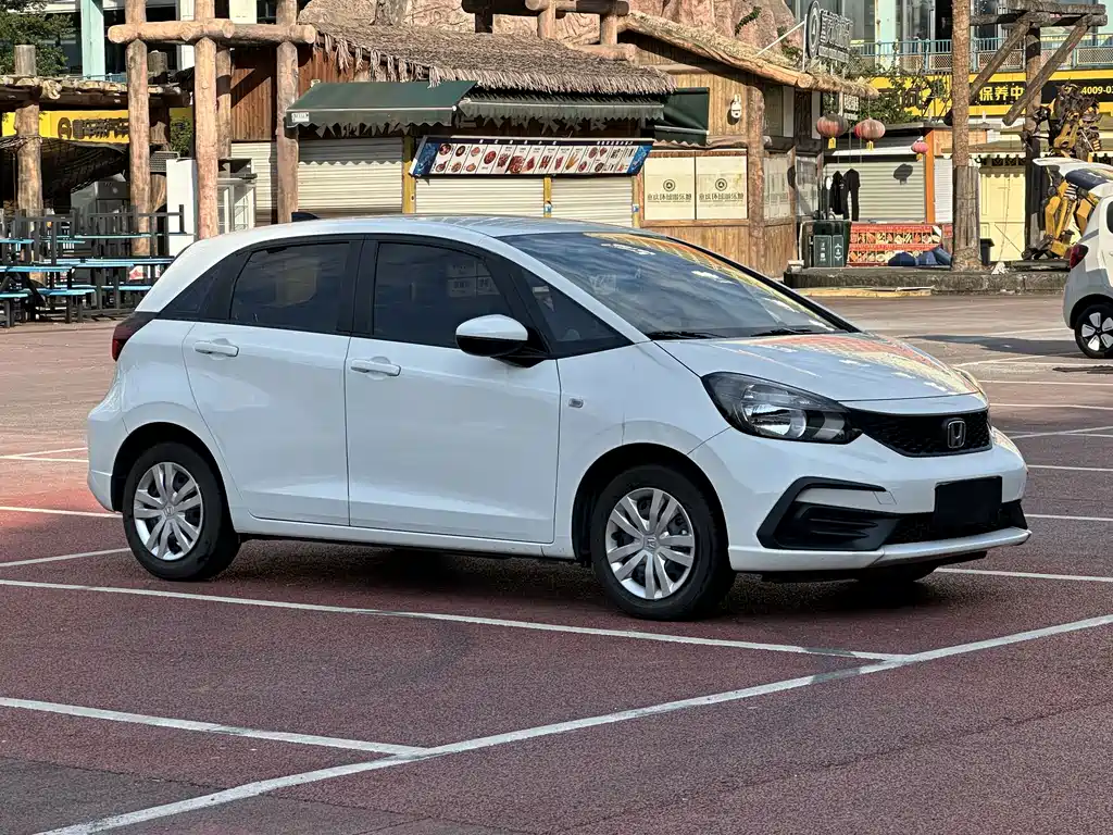 Honda Fit — фото 10