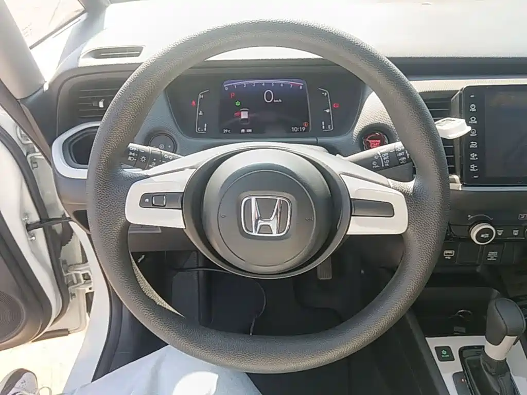 Honda Fit — фото 11