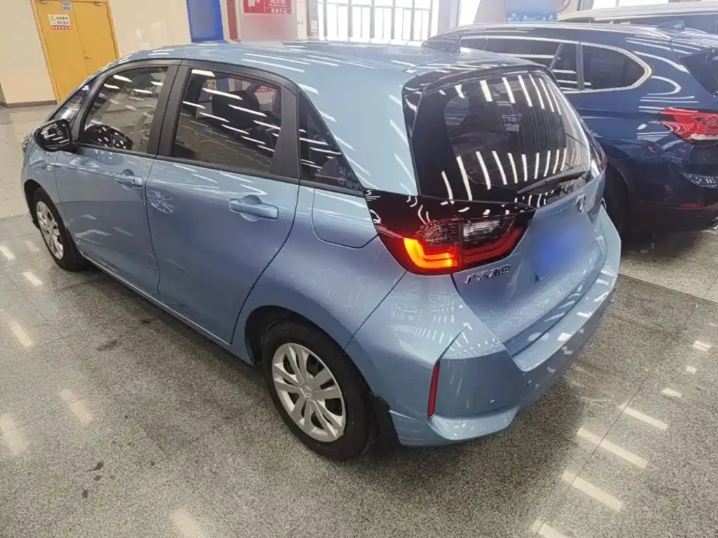 Honda Fit — фото 5
