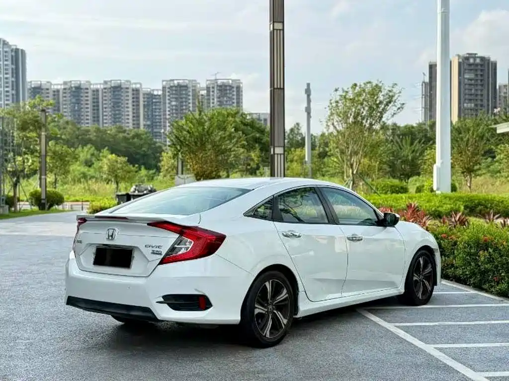 Honda Civic — фото 7