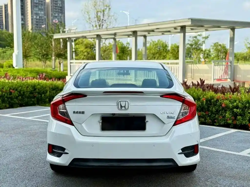 Honda Civic — фото 8