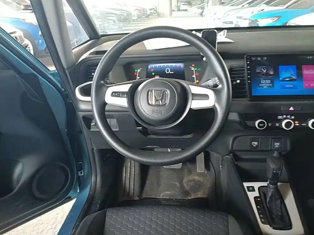 Honda Fit — фото 11