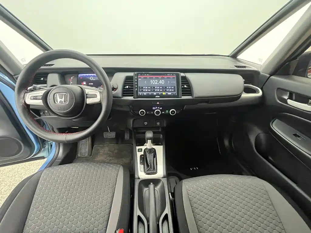 Honda Fit — фото 10