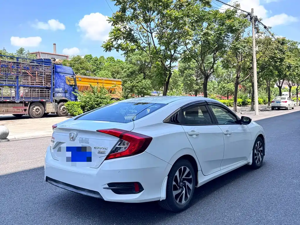 Honda Civic — фото 4