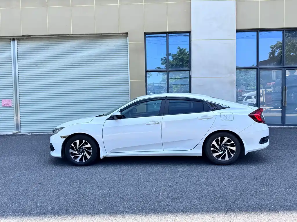 Honda Civic — фото 8