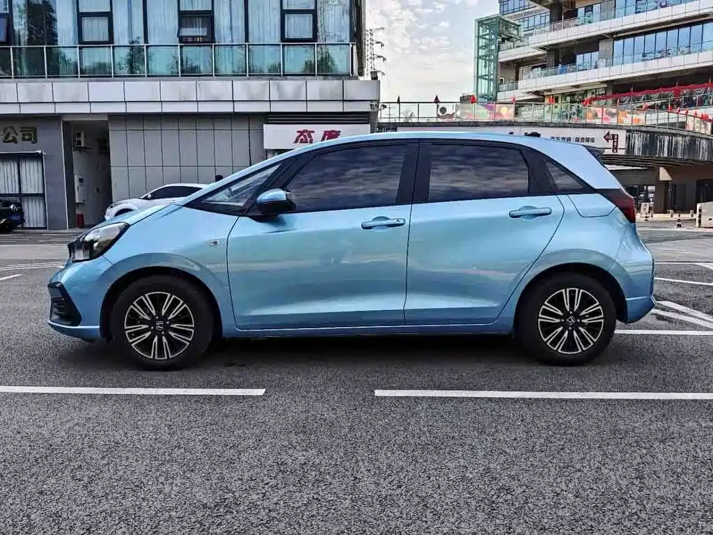 Honda Fit — фото 5