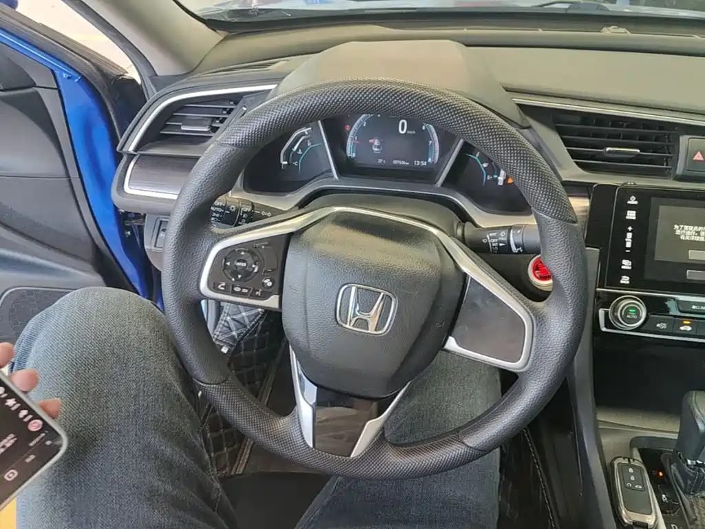 Honda Civic — фото 11