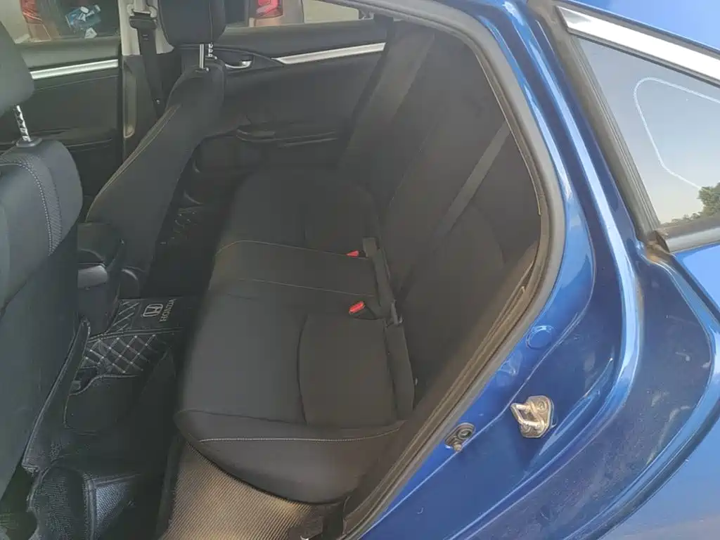 Honda Civic — фото 17