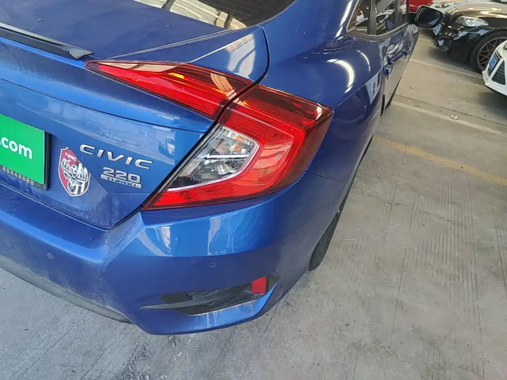 Honda Civic — фото 8