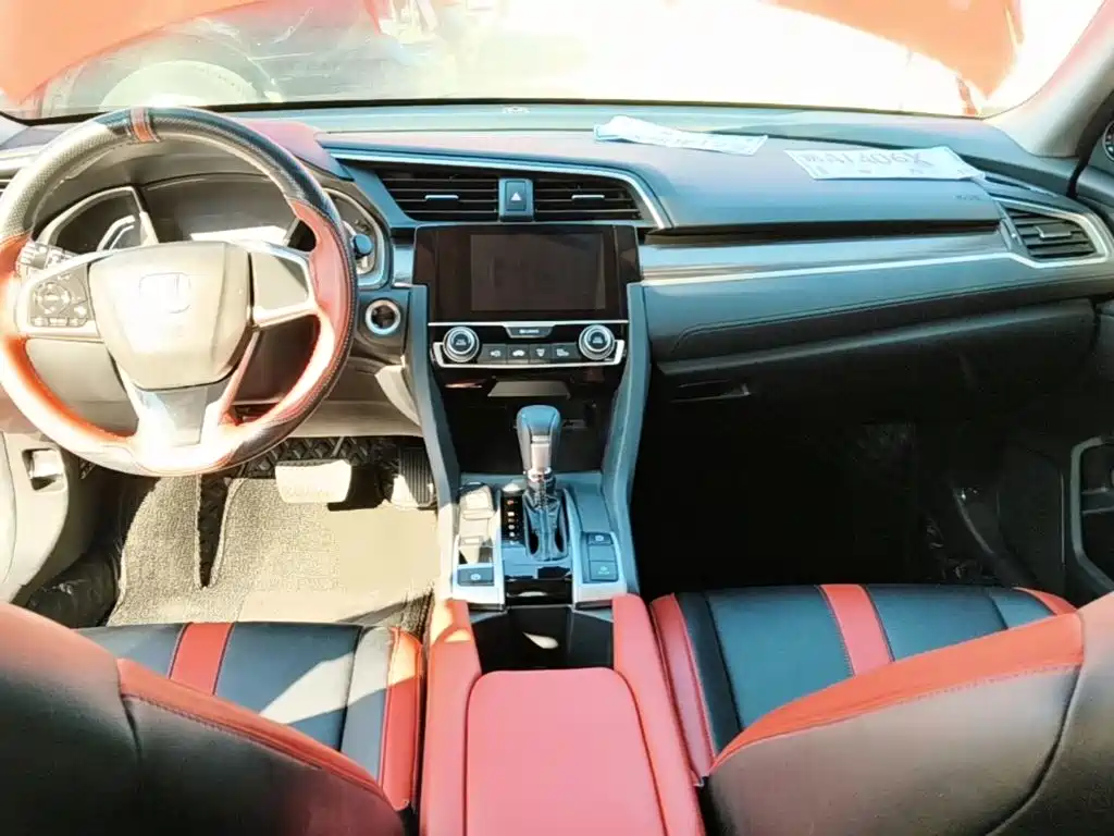 Honda Civic — фото 10
