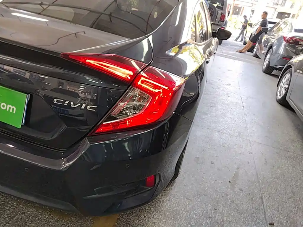 Honda Civic — фото 8