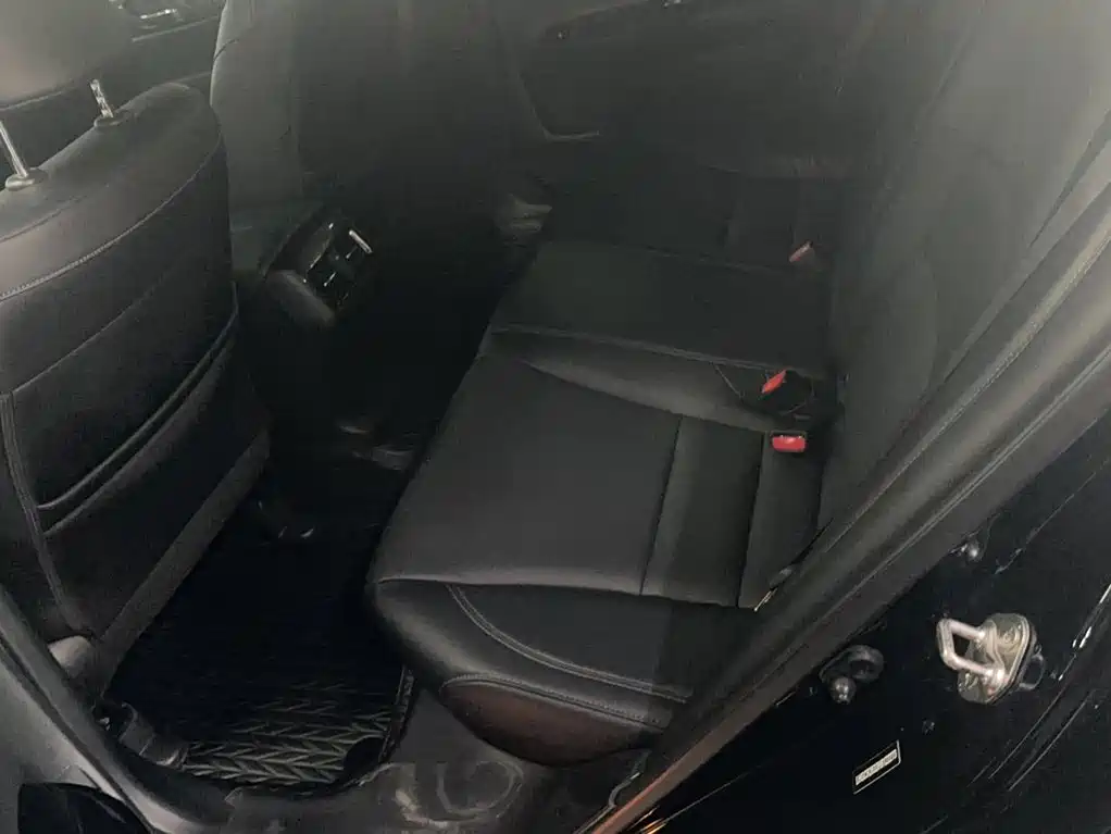Honda Accord — фото 10