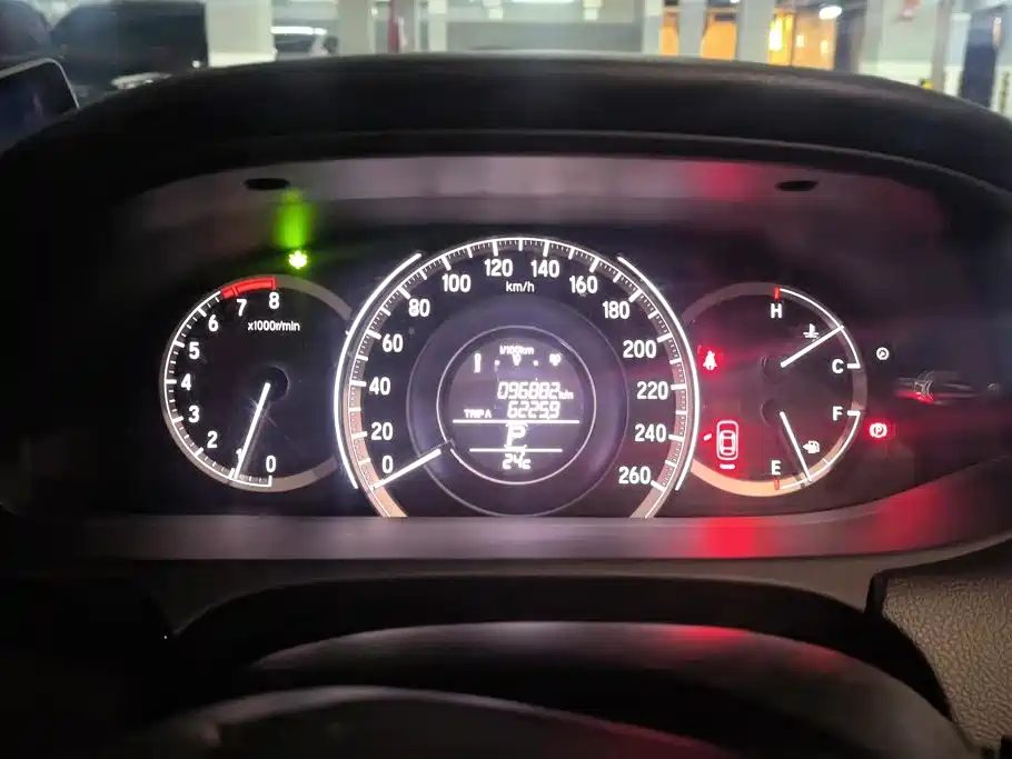 Honda Accord — фото 14