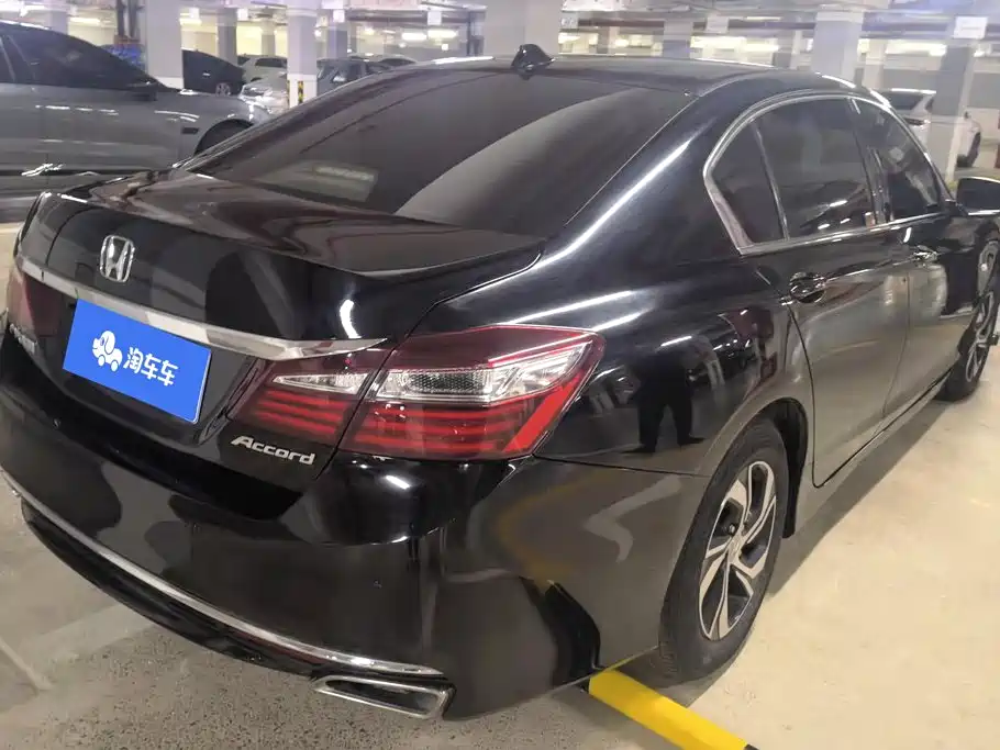 Honda Accord — фото 3