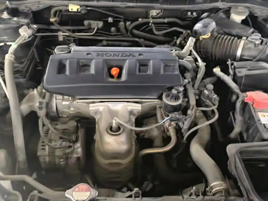 Honda Accord — фото 10