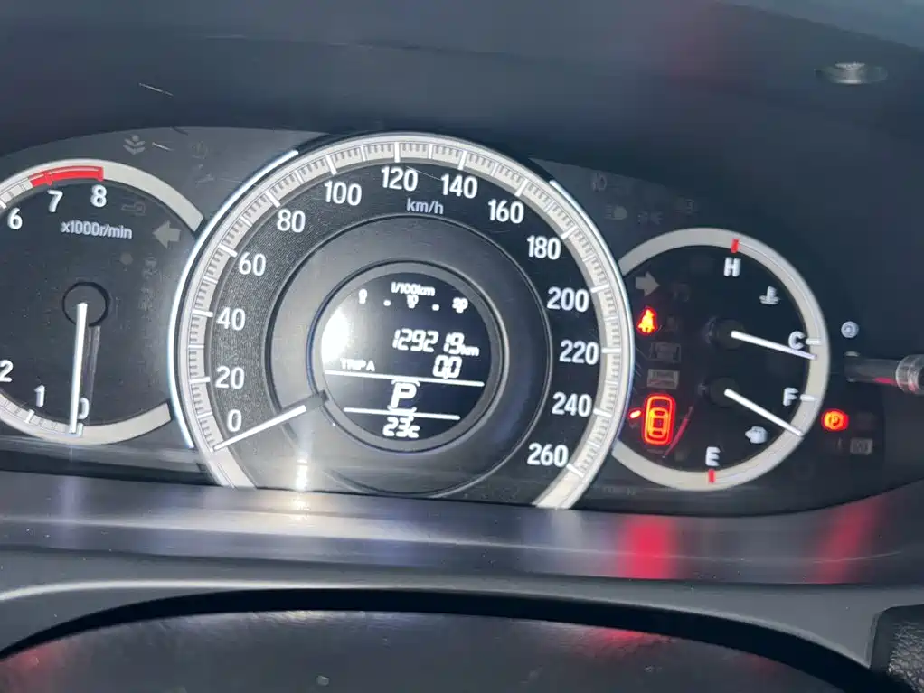 Honda Accord — фото 12