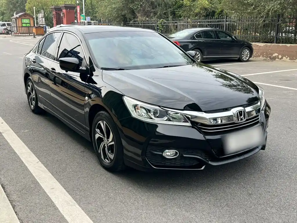 Honda Accord — фото 4