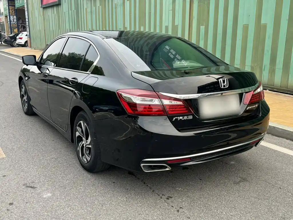 Honda Accord — фото 5