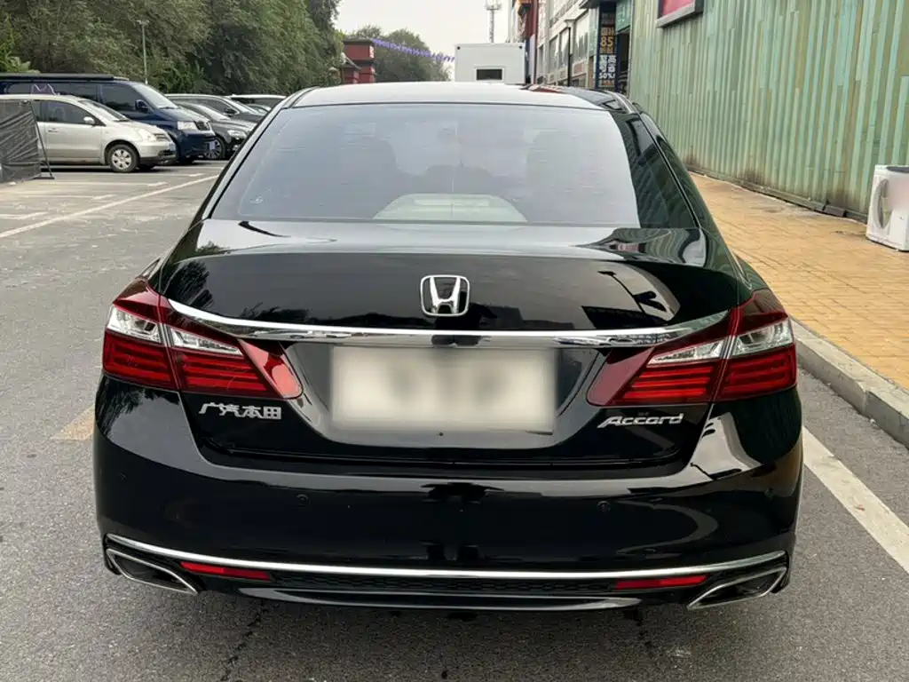 Honda Accord — фото 6