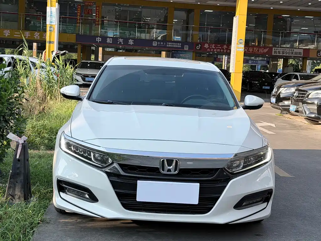Honda Accord — фото 2