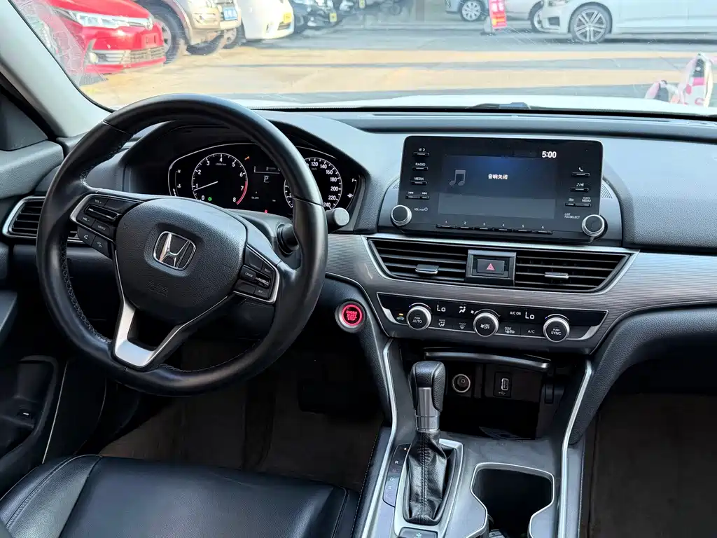 Honda Accord — фото 6