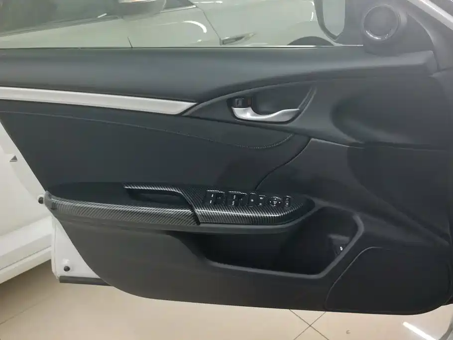 Honda Civic — фото 7