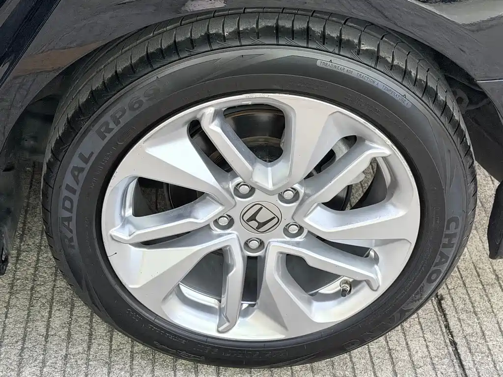 Honda Accord — фото 15