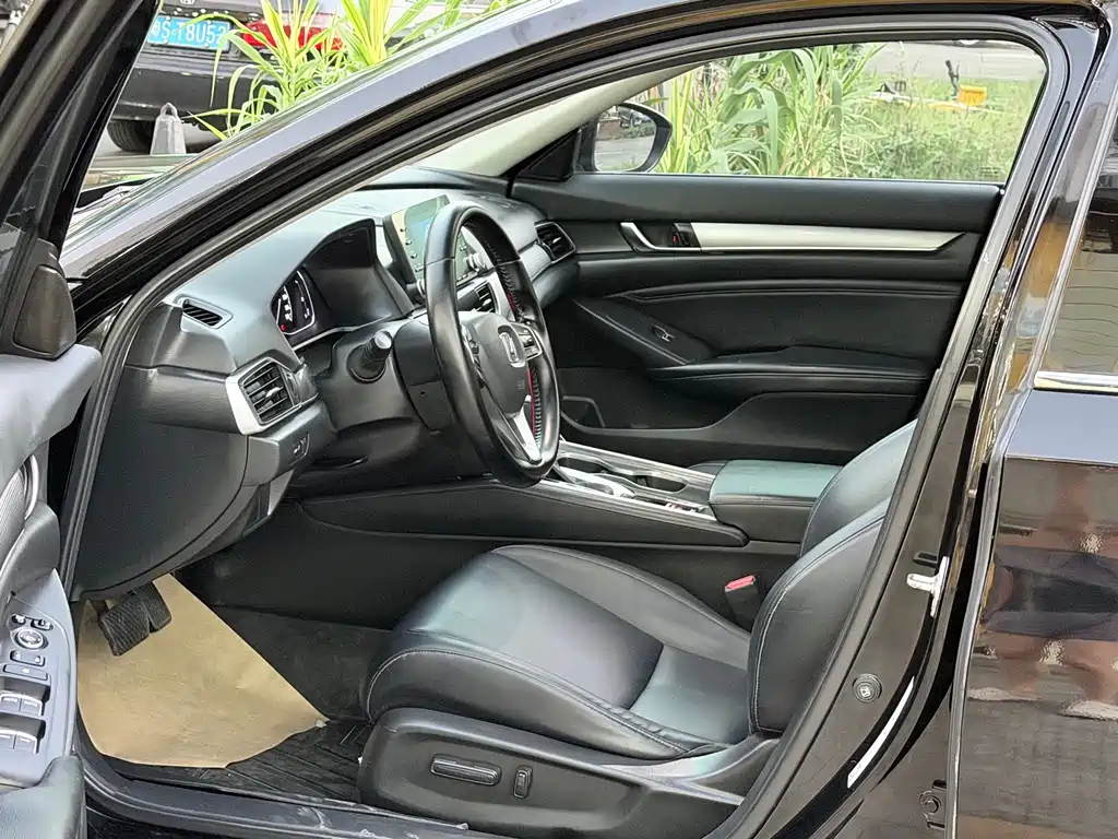 Honda Accord — фото 7