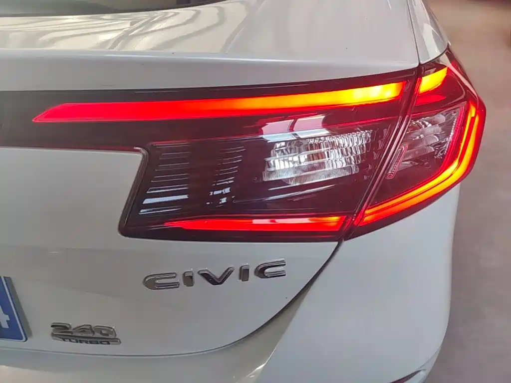 Honda Civic — фото 8