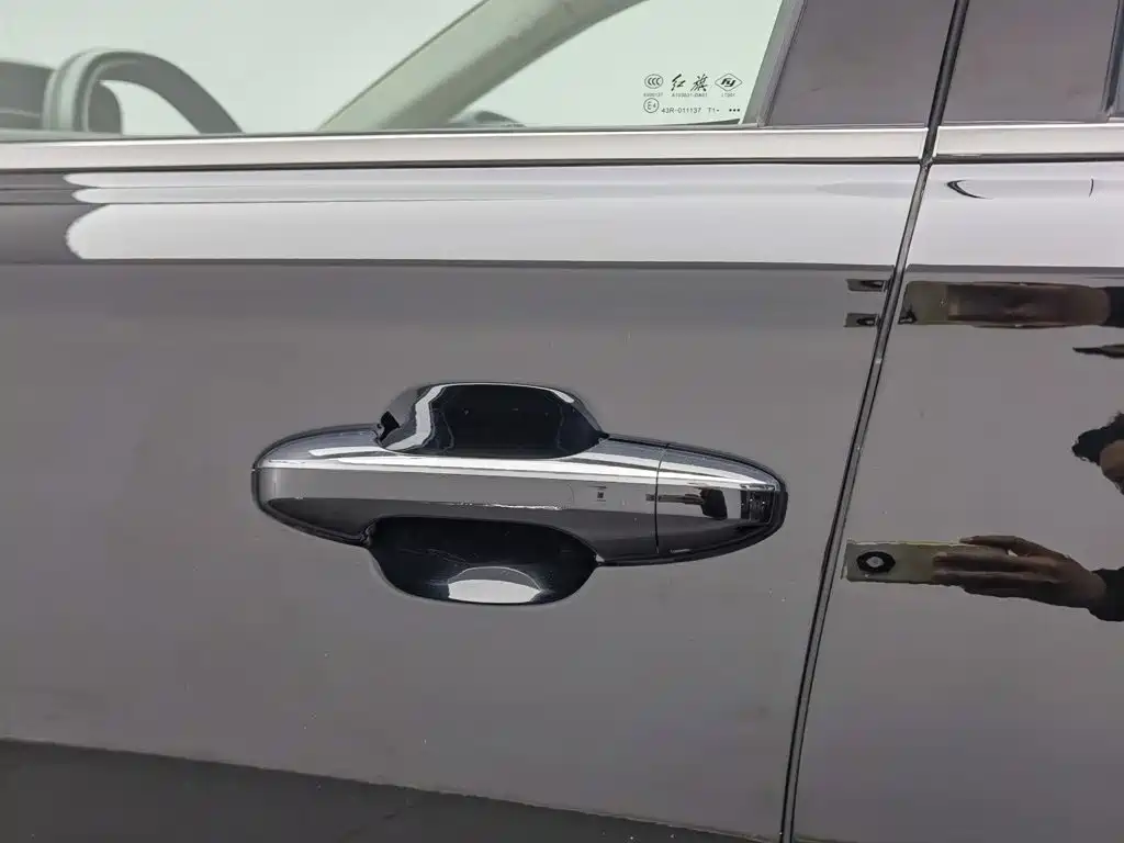 Hongqi Hongqi HS7 — фото 18