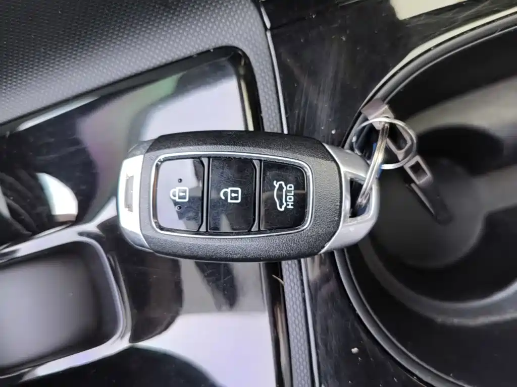 Hyundai Elantra — фото 9