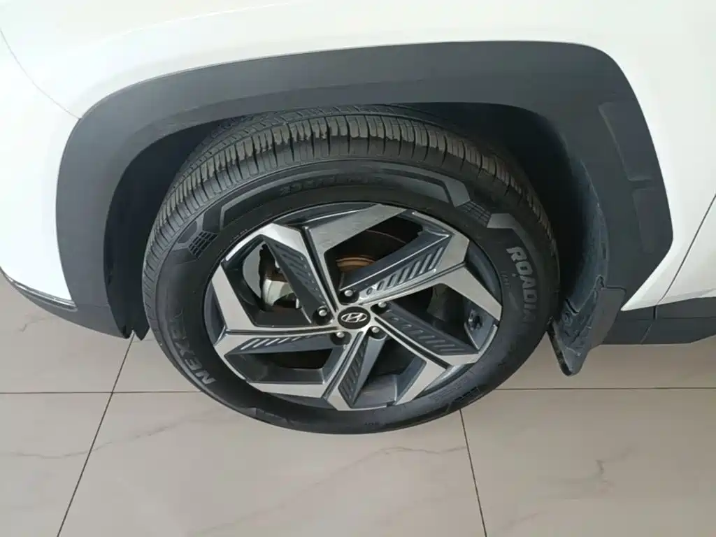 Hyundai Tucson — фото 23