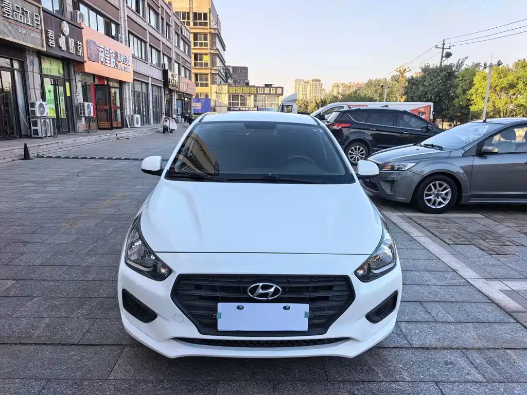 Hyundai Verna — фото 2