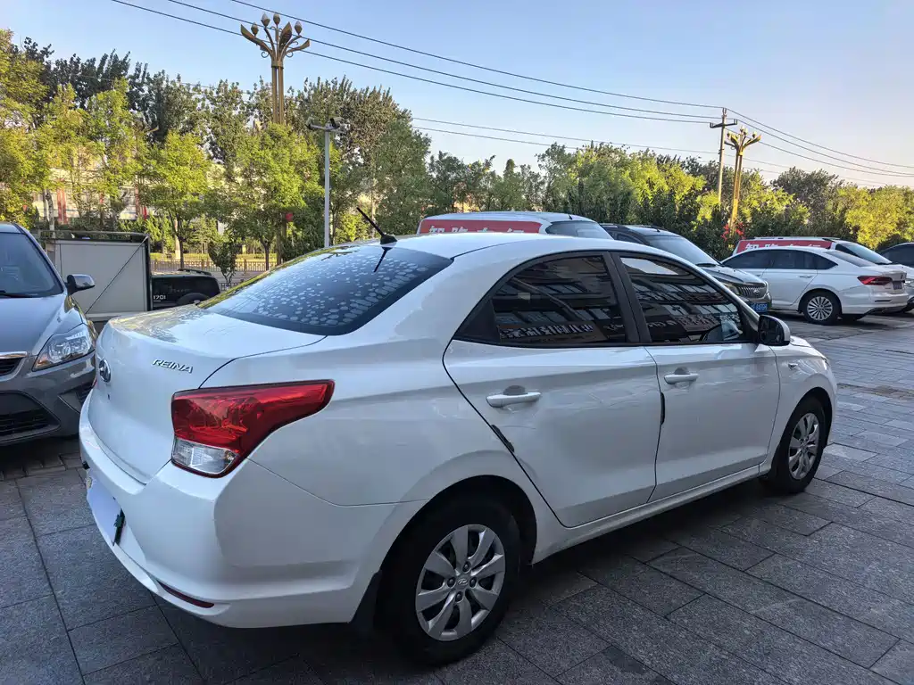 Hyundai Verna — фото 9