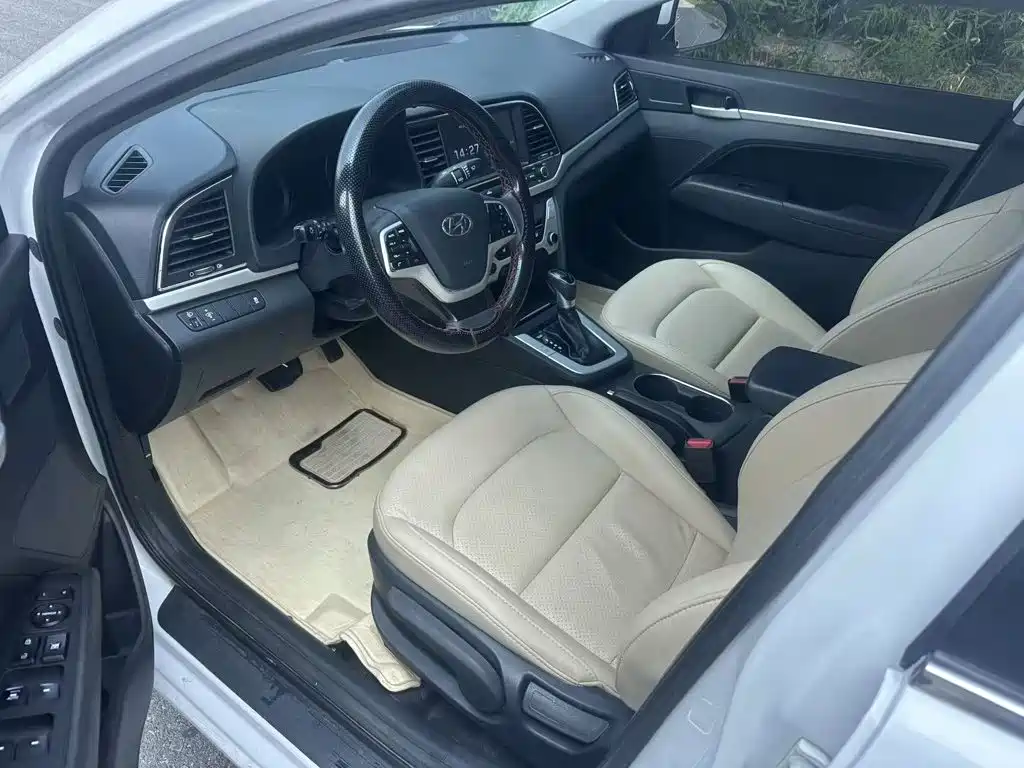 Hyundai Elantra — фото 9