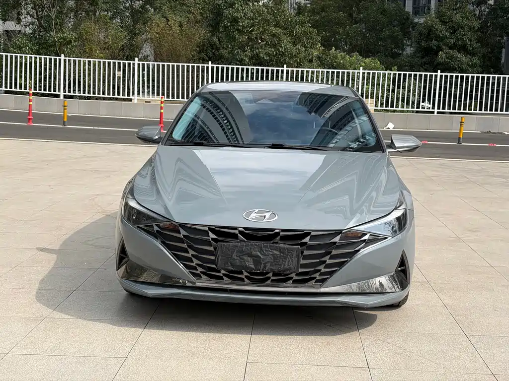 Hyundai Elantra — фото 2
