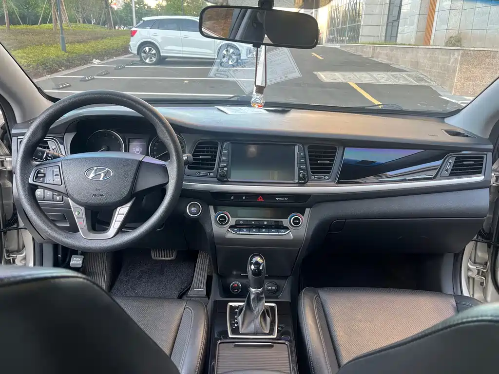 Hyundai Mistra — фото 13