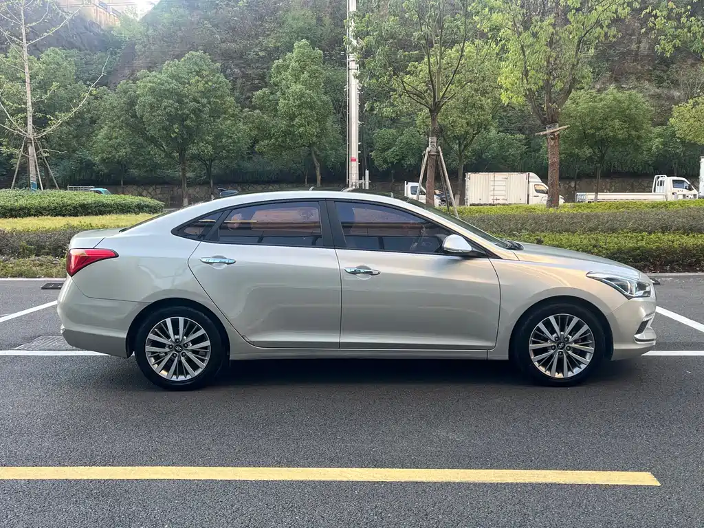 Hyundai Mistra — фото 7