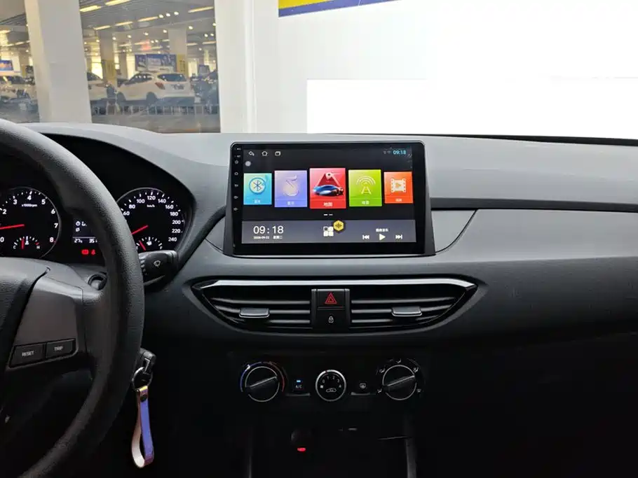 Hyundai Elantra — фото 13
